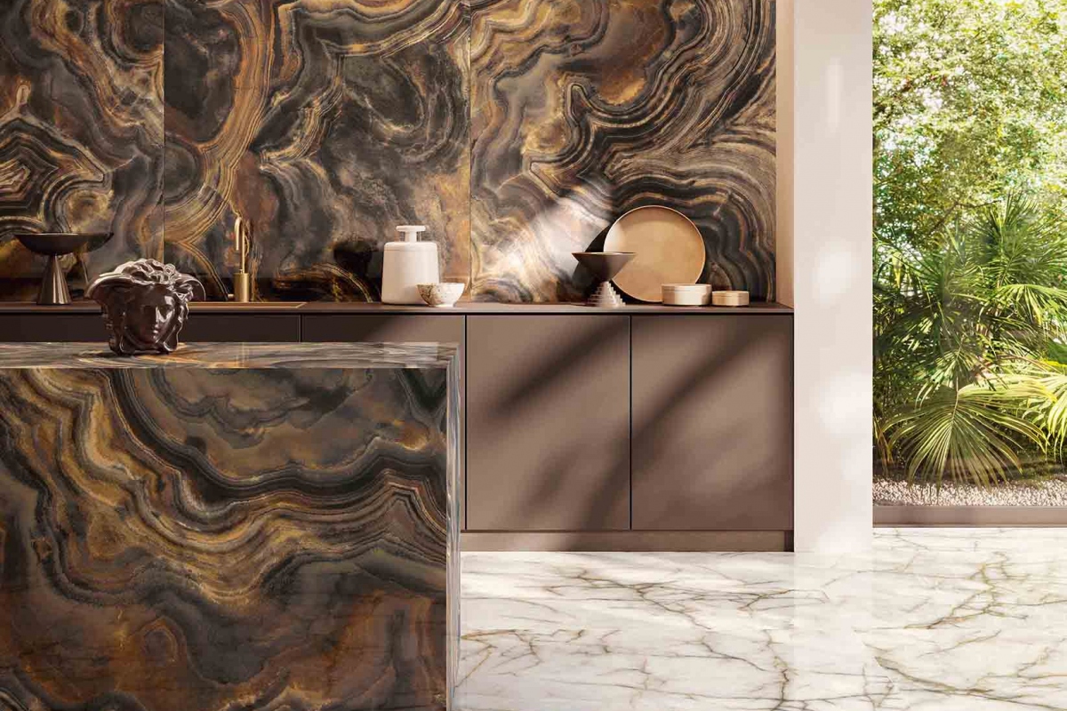 GEMSTONE IMPERIAL CRYSTAL 120X120 + MYSTERY BLACK 120X280