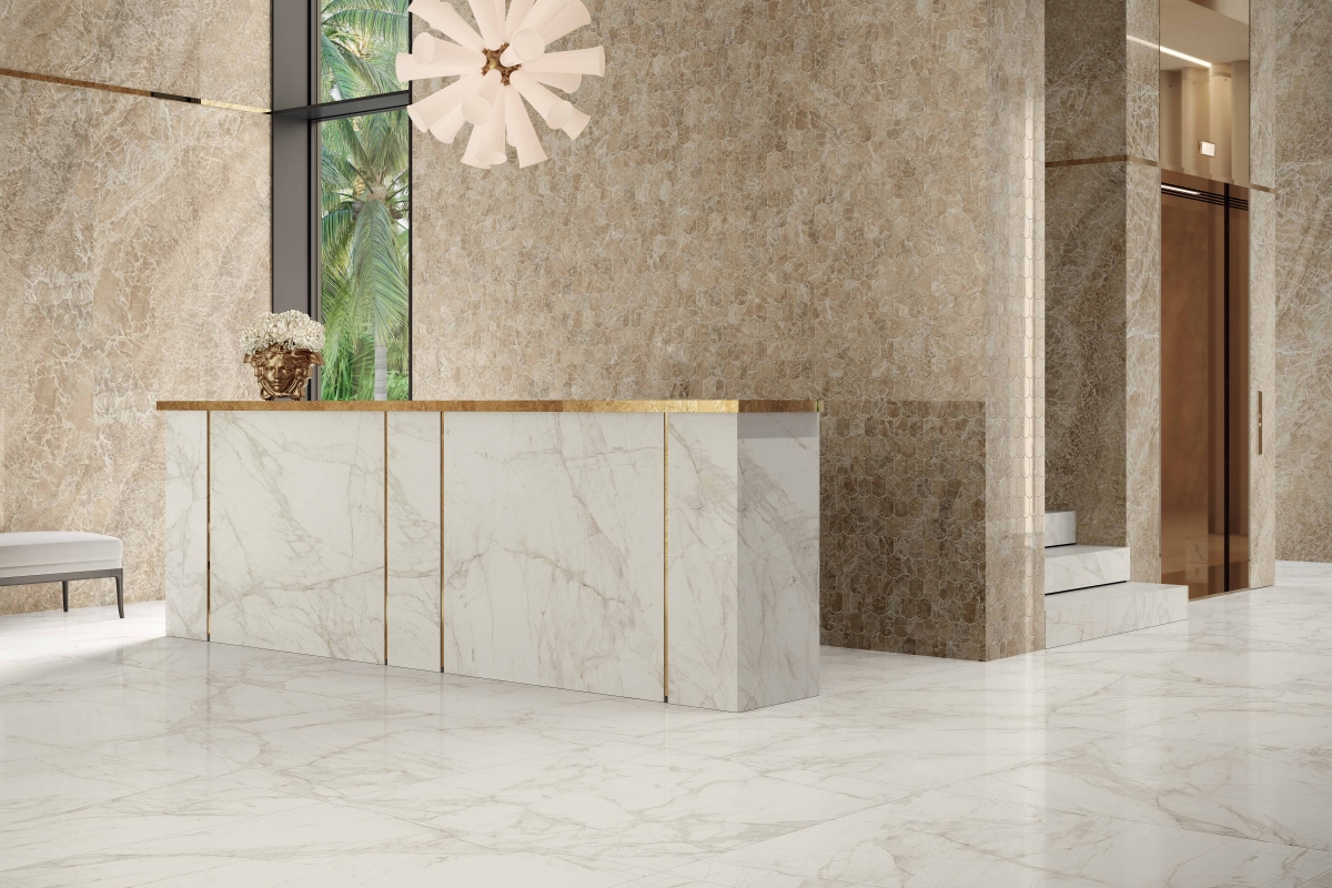 TARSIA BIANCO DOLOMITI LUX 3D 120X120 + GEMSTONE MOSAICO WAVE CRISTALLO MIELE LUX 30,7X35 CRISTALLO MIELE 120X280